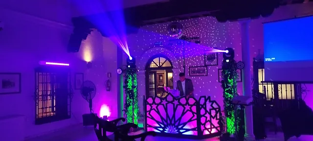 DJ Villón jr fiesta exterior noctura